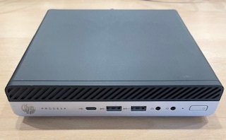 Sprednja slika mini računalnika HP ProDesk